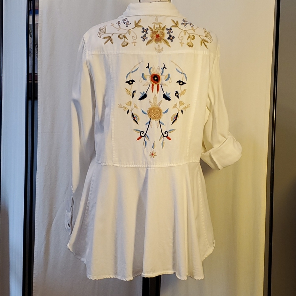 White Embroidery Blouce/Shirt Size Large